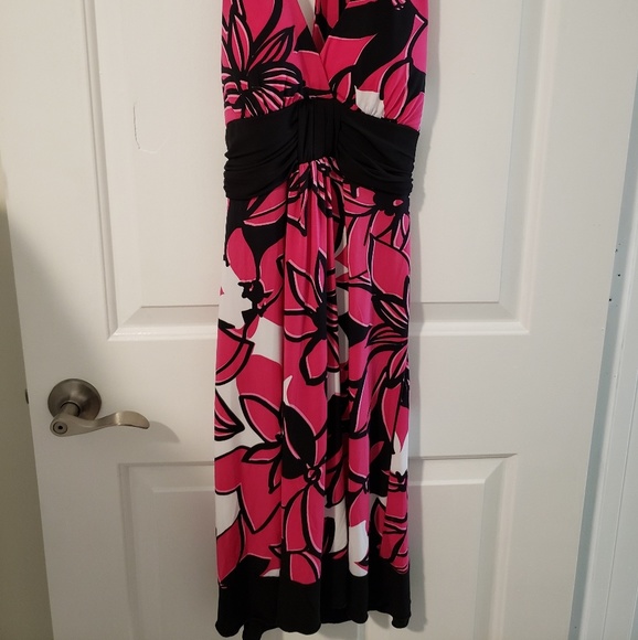 Dress - Picture 2 of 3